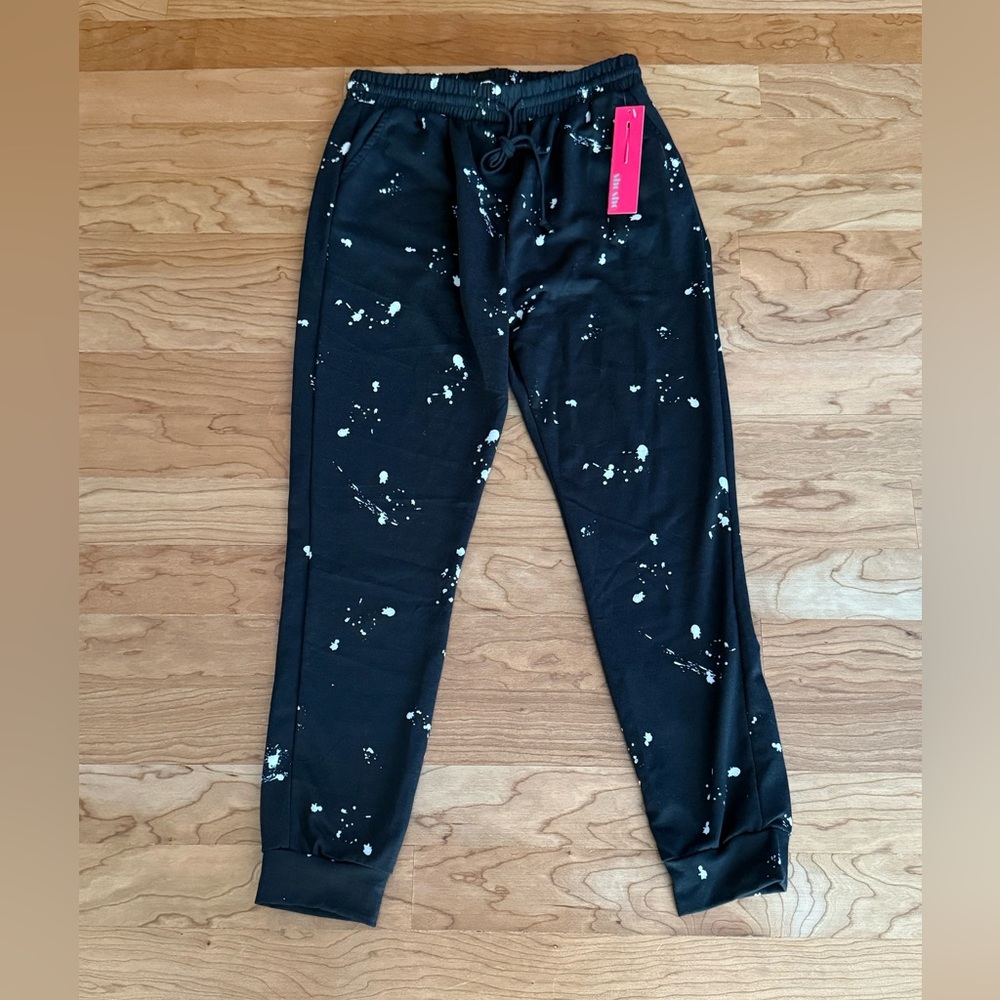 SHOSHO Black Joggers with White Paint-Splatter size L